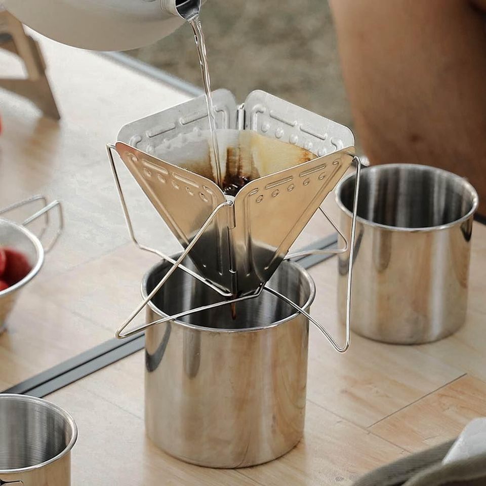 http://www.random-living.com/cdn/shop/products/FoldingStainlessSteelReusableCoffeeCone.jpg?v=1667680988